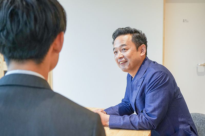 社長×若手社員対談 業務風景