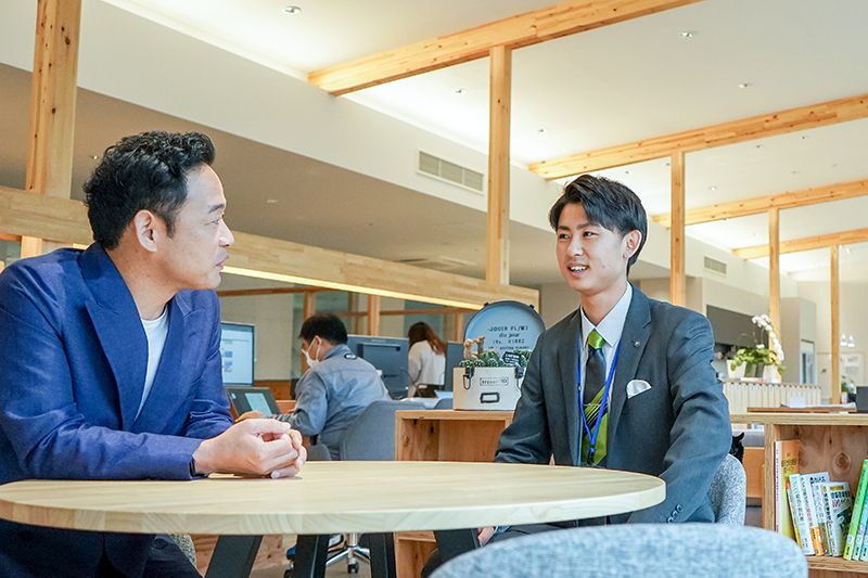 社長×若手社員対談 業務風景